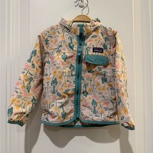 Patagonia baby baggies jacket size 3T